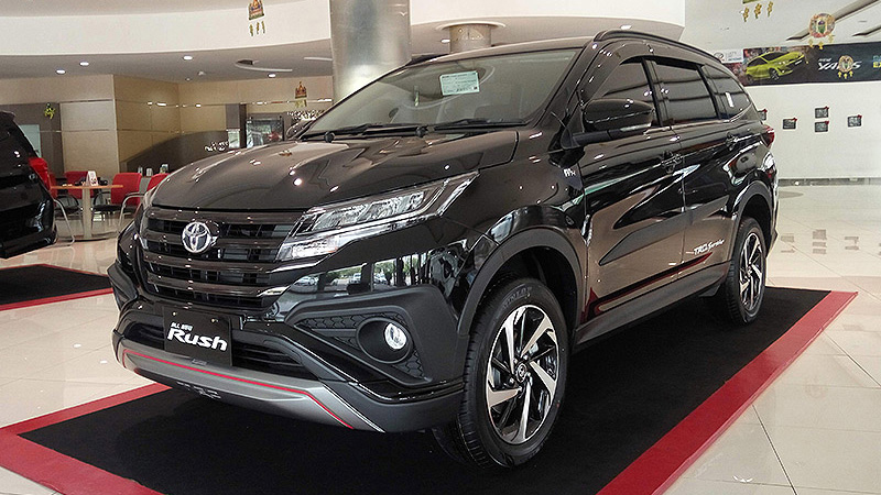 Cara Merawat Mobil Warna Hitam Supaya Tampak Mewah dan Mengilap | PT